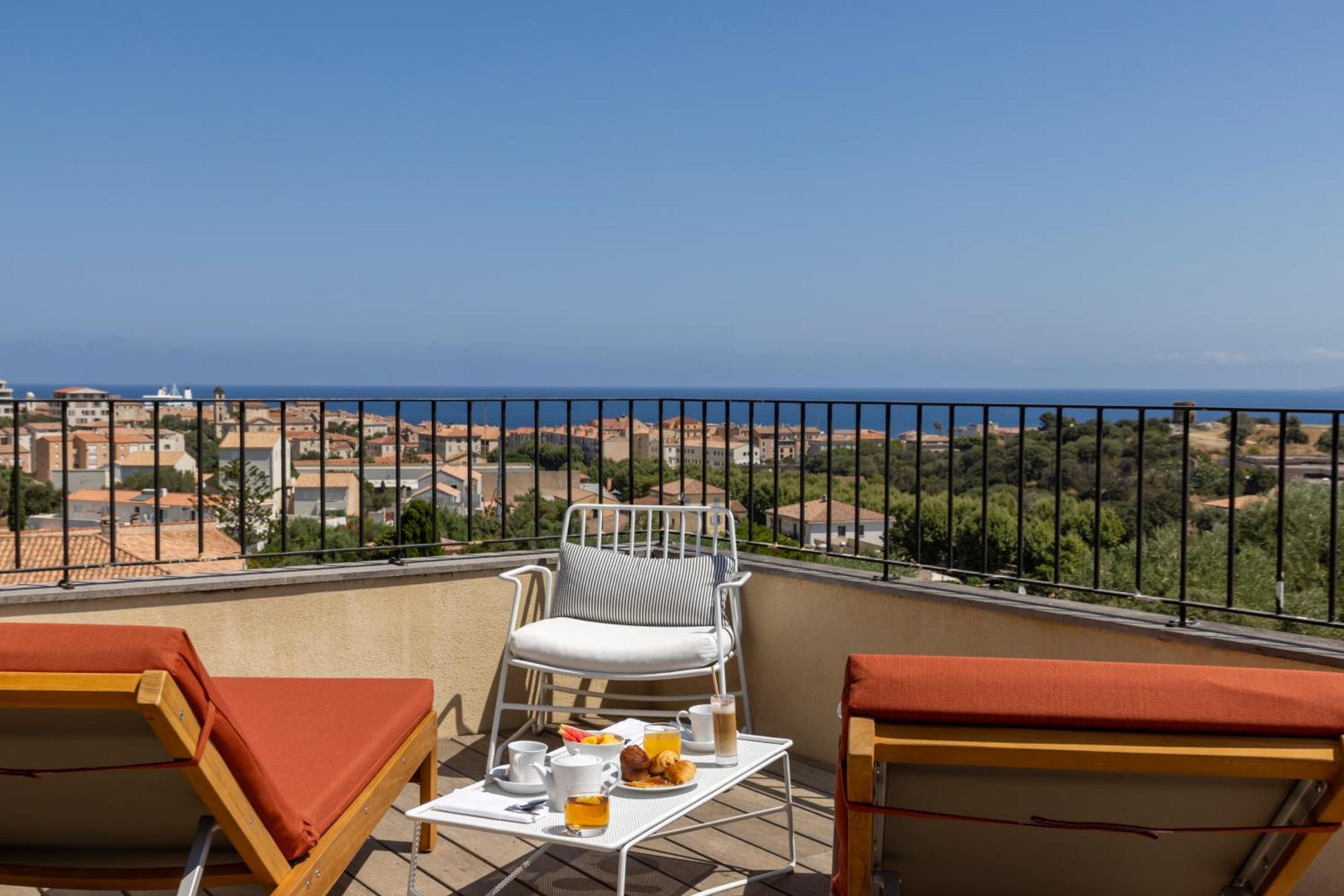 Hotel Restaurant Villa Josephine LʼÎle-Rousse Dış mekan fotoğraf