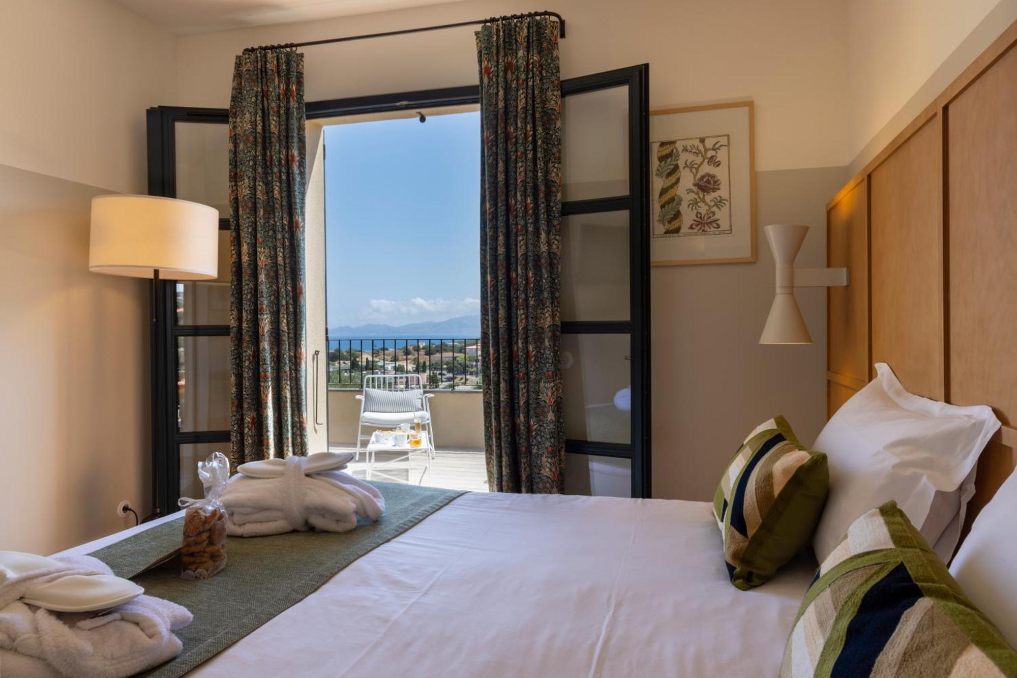 Hotel Restaurant Villa Josephine LʼÎle-Rousse Dış mekan fotoğraf